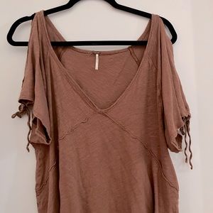 FREE PEOPLE FLOWY VNECK